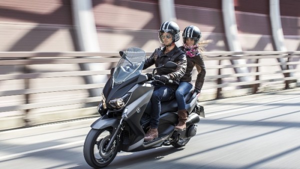 Scooter Yamaha X-Max 250 2014 no Brasil