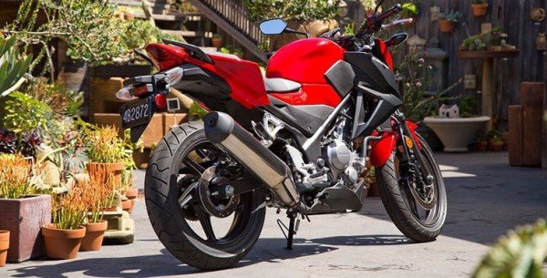 Revelada fotos da nova Honda CB 300F 2015