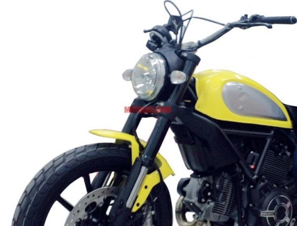 Flagrada fotos da nova Ducati Scrambler 2015
