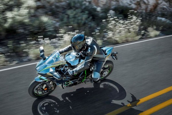 Kawasaki lança Ninja H2 com 200cv