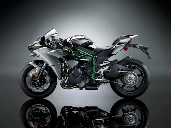 Kawasaki lança Ninja H2 com 200cv