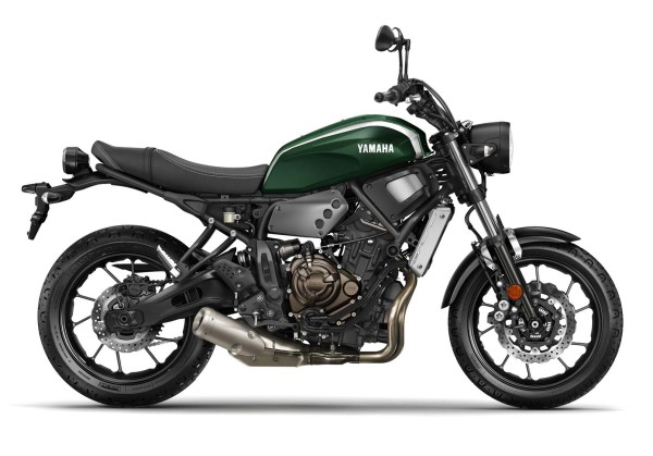 2016-Yamaha-XSR700-EU-Forest-Green-Studio-002