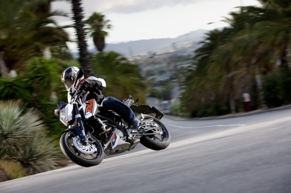 nova-moto-ktm-duke-200-1