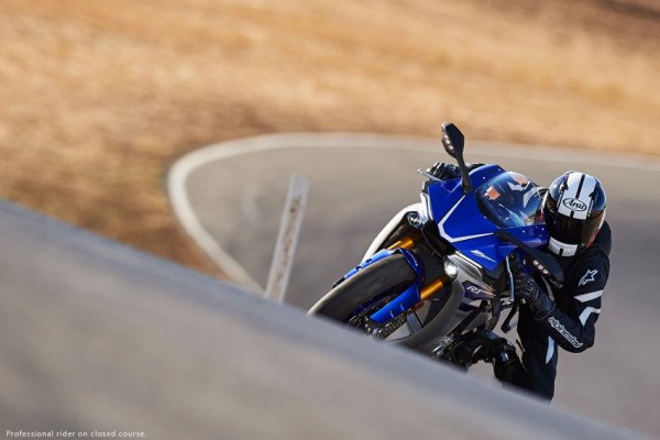 Nova Yamaha R1 será comercializada por valores a partir de R$125.990