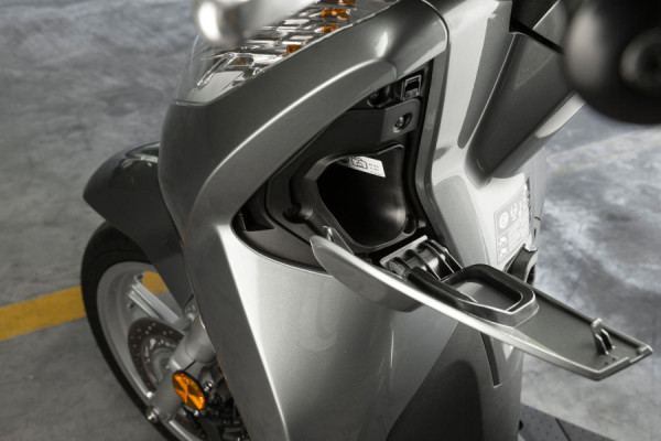 Honda SH 300i – Scooter pode chegar custando R$24 mil! 10