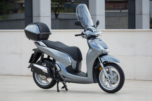 Honda SH 300i – Scooter pode chegar custando R$24 mil! 9
