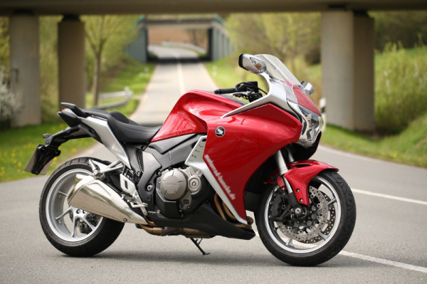 Honda VFR 1200 F e 1200X Crosstourer tem recall anunciado 4