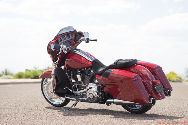 Harley-Davidson Street Glide CVO é SUV de duas rodas 2 lançamentos 2017 lançamentos harley-davidson