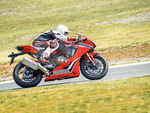 honda-cbr-1000rr-fireblade-2017-1-lancamentos-2017