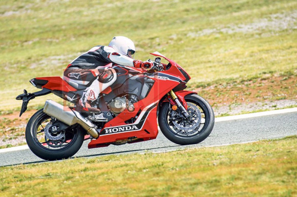 honda-cbr-1000rr-fireblade-2017-3-lancamentos-2017