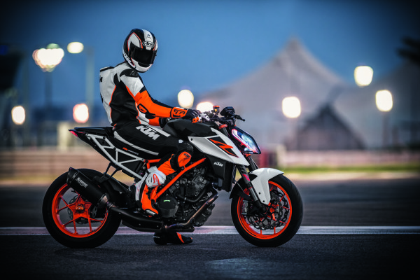 KTM 1290 Super Duke R 2017 10
