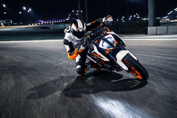 KTM 1290 Super Duke R 2017 11
