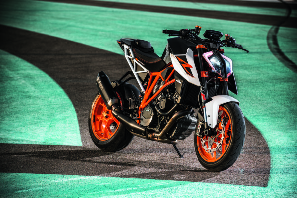 KTM 1290 Super Duke R 2017 4