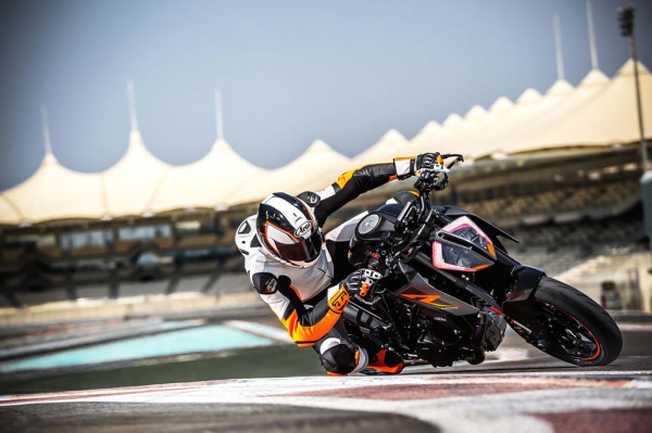 Video KTM 1290 Super Duke R 2017 01