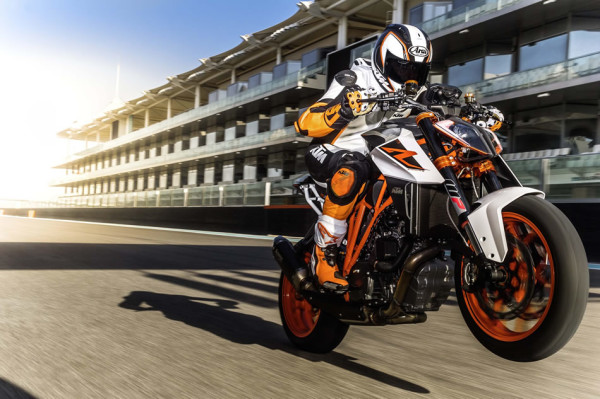 Video KTM 1290 Super Duke R 2017 04