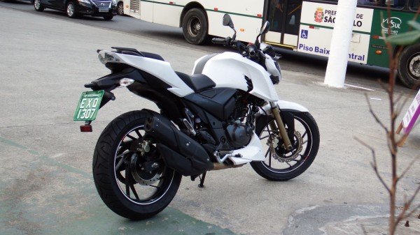 nova Apache RTR 200 5 no brasil