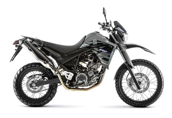 Yamaha XT 660R 2018 Preta Lateral