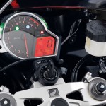 honda-cbr-1000rr-fireblade-2011-08