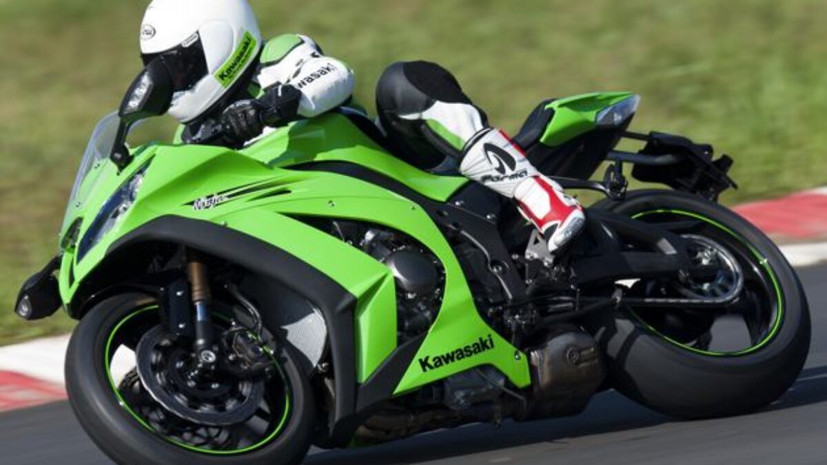 kawasaki-zx-10r-2011-01-