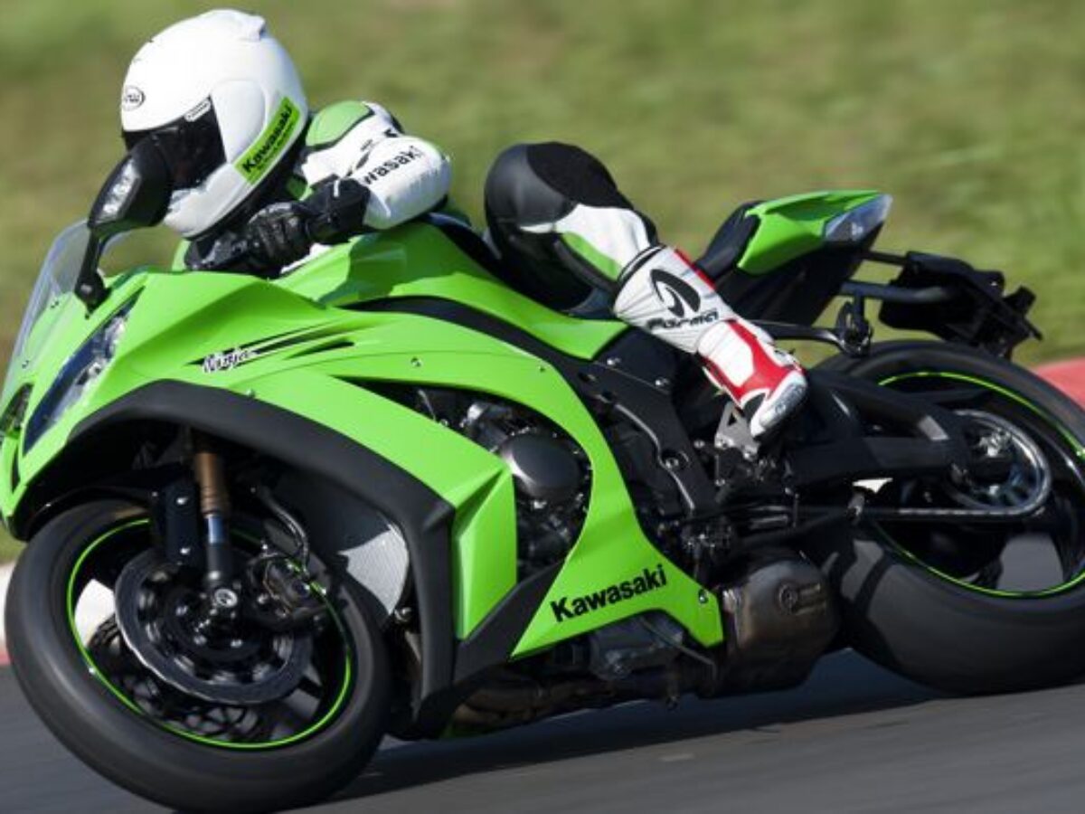 kawasaki-zx-10r-2011-01-