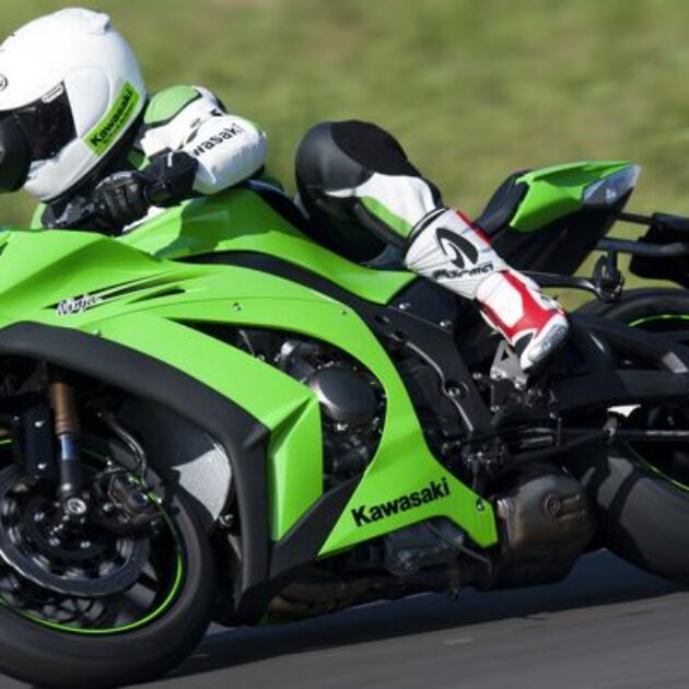 Chega Ao Brasil A Kawasaki Ninja ZX-10R 2011 | Motorede