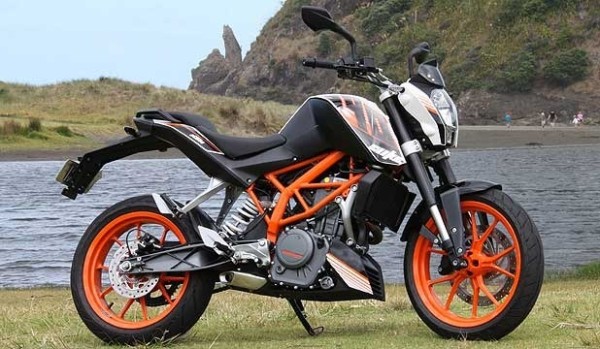 linha 2014 e 2015 KTM DAFRA no Brasil 05 Duke 390