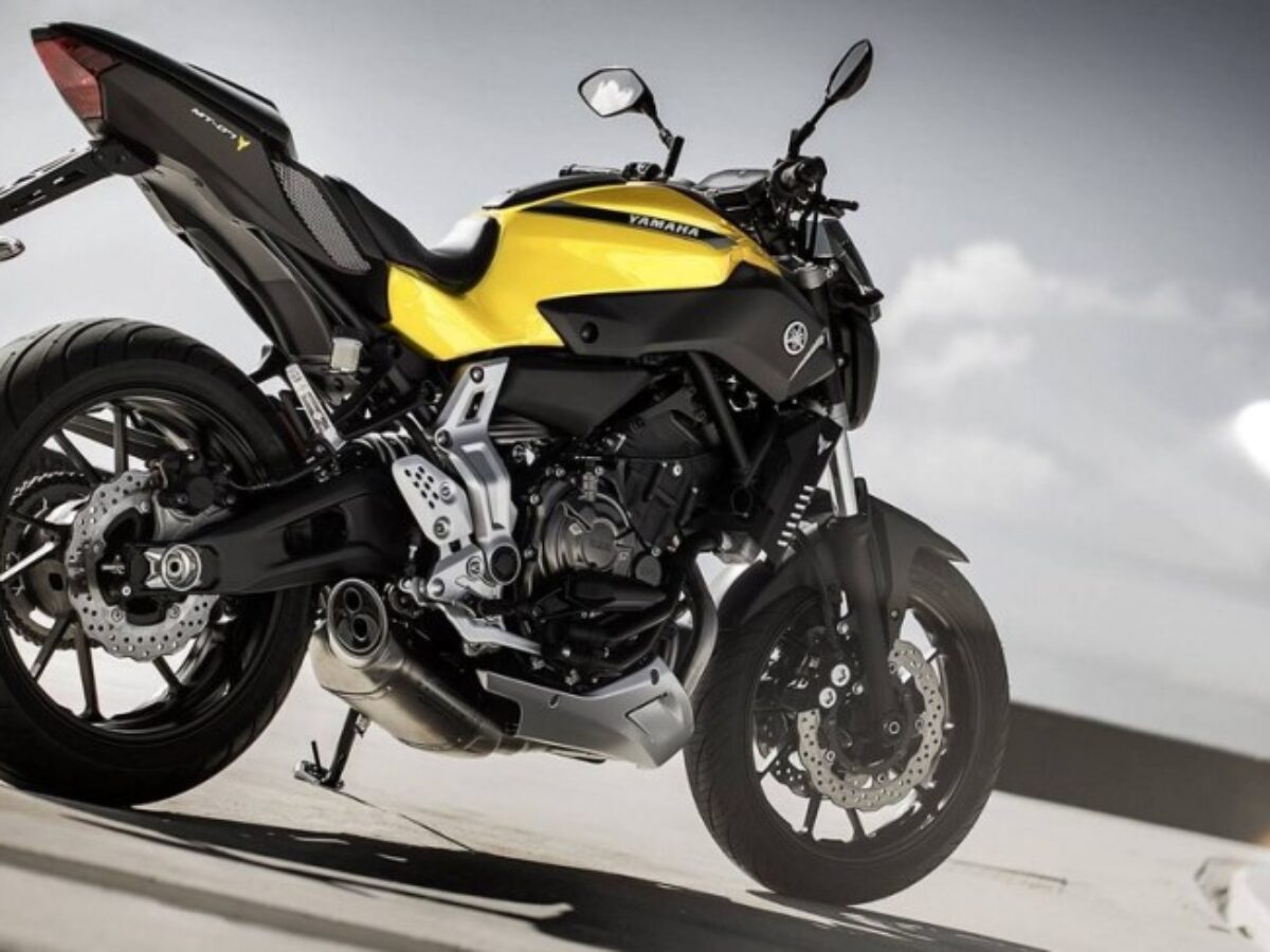 Yamaha MT-07 Extreme Yellow 2015 | Motorede