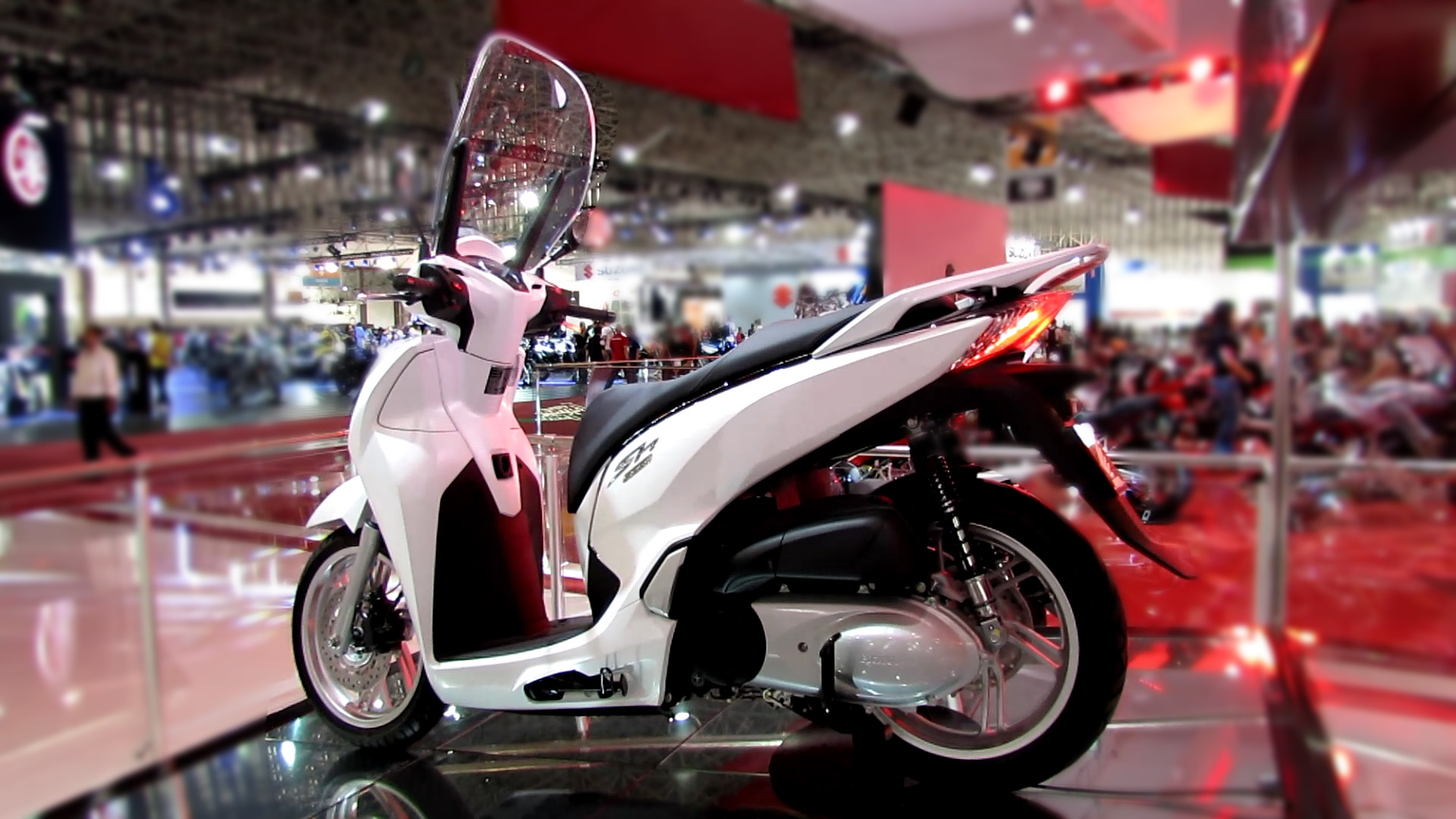 Honda apresenta novo Scooter SH 300i 2016 | Motorede