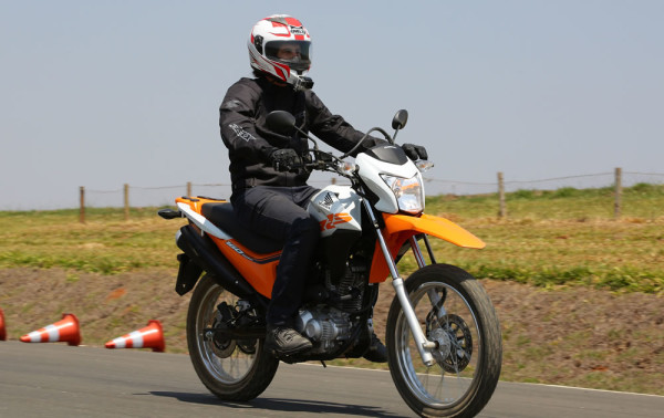 Honda Bros 160 2018 Avaliação - Teste freios CBS Asfalto