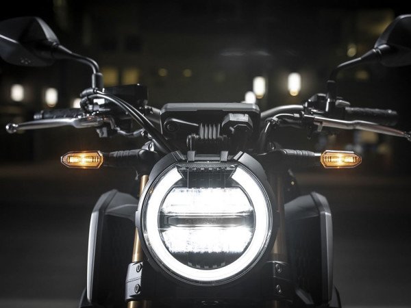 Honda CB 650R 2019 09 Farol Redondo