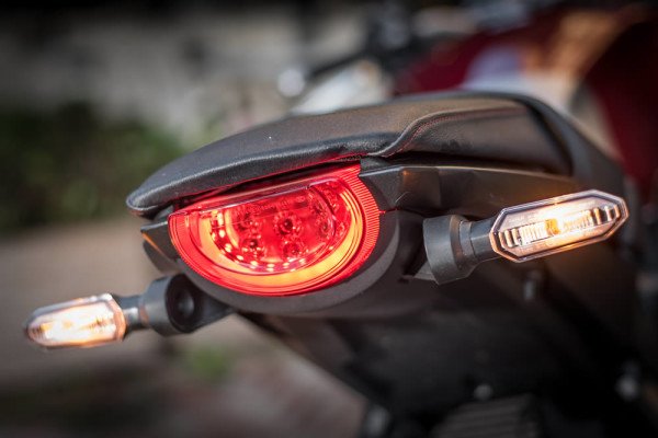 Honda-CB1000R-2019-Brasil-06-lanterna Honda-CB1000R-2019-Brasil-06-lanterna