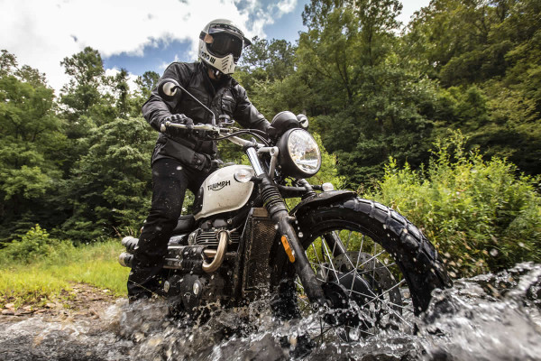 triumph-street-scrambler-900-2019-02