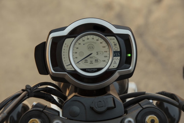 Street-Scrambler-1200-XE-03-Painel Street-Scrambler-1200-XE-03-Painel