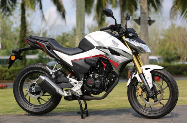 Honda-CBF190R-02