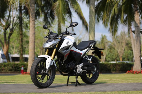 Honda-CBF190R-04