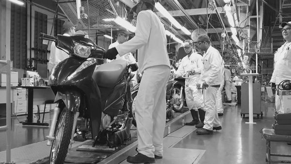 paralisacao-fabrica-motos-01