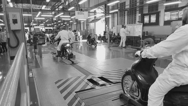 paralisacao-fabrica-motos-02