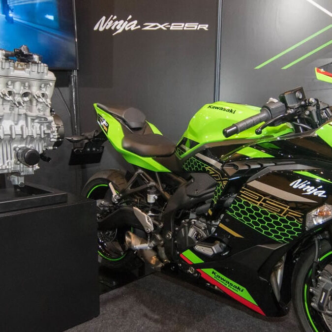 ninja-zx25r-01-675x675.jpg