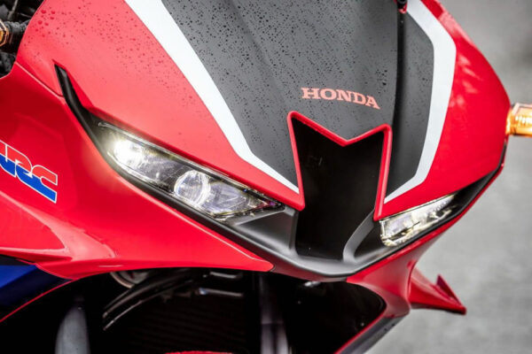 Honda CBR 600RR Vermelha