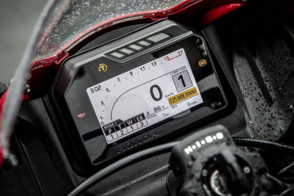 Honda CBR 600RR Vermelha