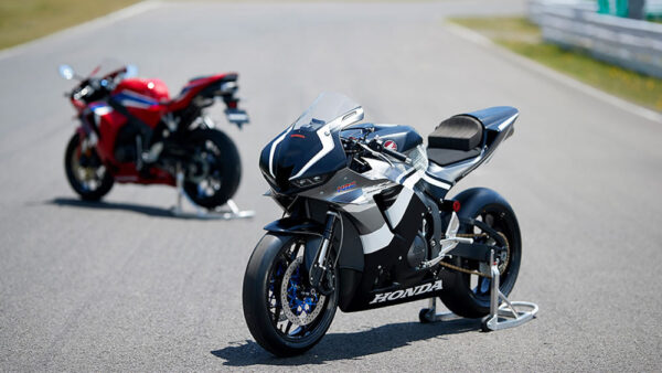 Honda CBR 600RR Preta