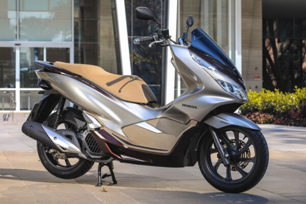 Honda PCX 2022 05 DLX