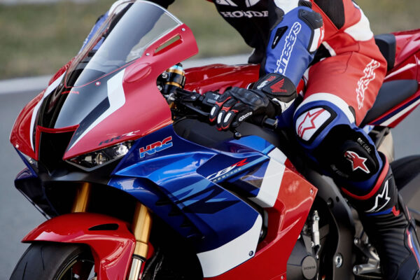 cbr1000rrr fireblade 2022 01