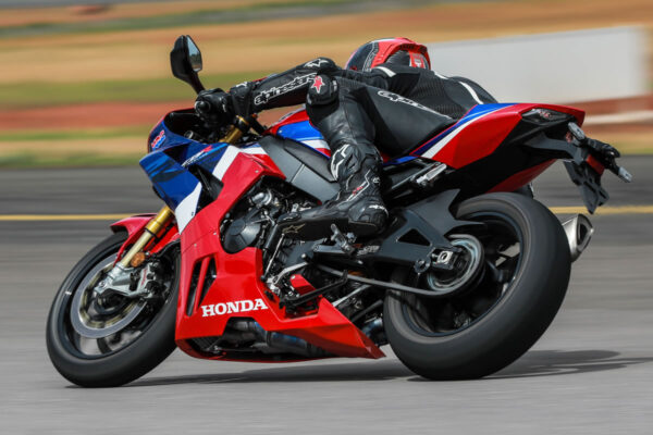 cbr1000rrr fireblade 2022 04