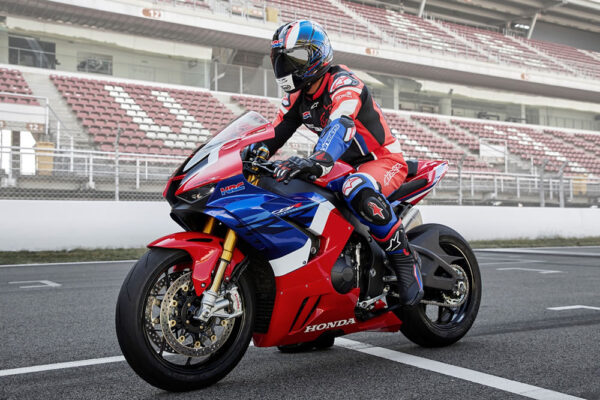 cbr1000rrr fireblade 2022 08