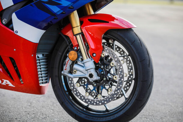 cbr1000rrr fireblade 2022 17