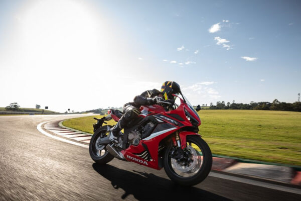 Honda CBR 650R 2022 5