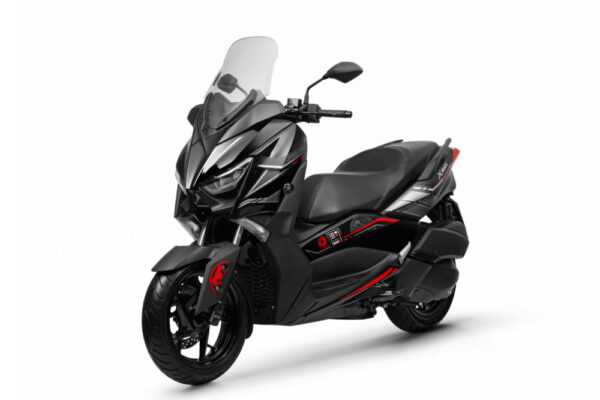 Yamaha XMax Darth Vader 2022 3