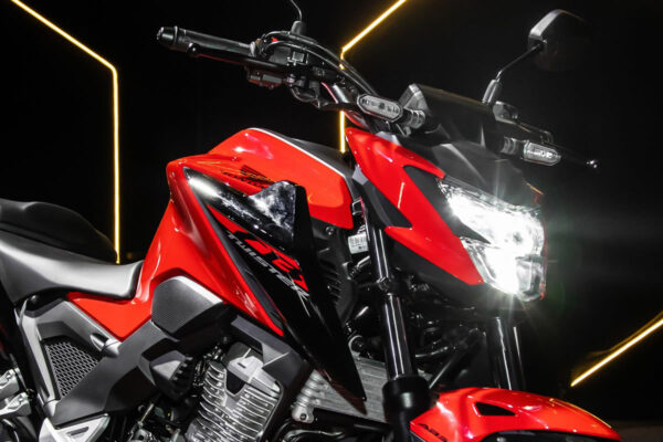 cb300f-twister-no-brasil-01