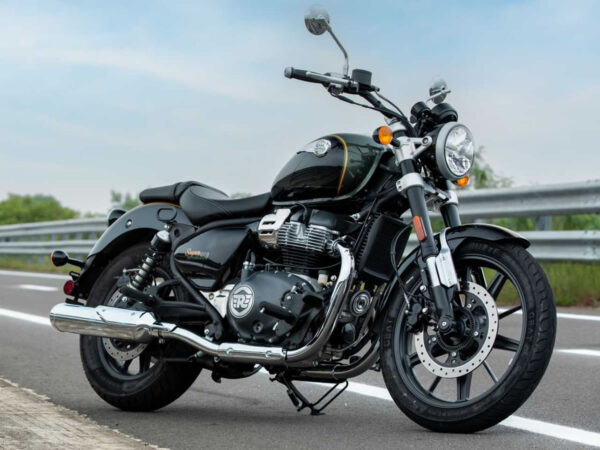 royal-enfield-super-meteor-650-01-verde